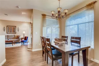 Photo #6: 2267958 Listing