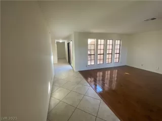 Photo #5: 2268070 Listing 