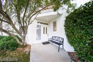 Photo #5: 2268074 Listing