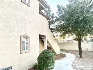 Photo #1: 2268116 Listing