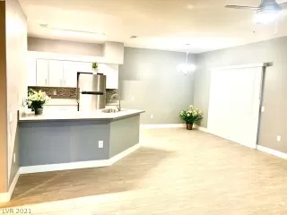 Photo #6: 2268116 Listing