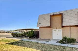 Photo #3: 2268128 Listing