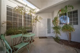 Photo #1: 2268144 Listing