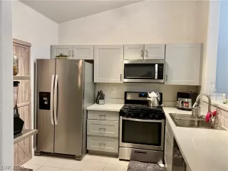 Photo #3: 2268152 Listing 