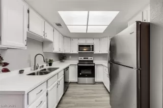 Photo #2: 2268206 Listing