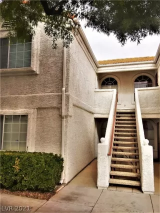 Photo #2: 2268209 Listing