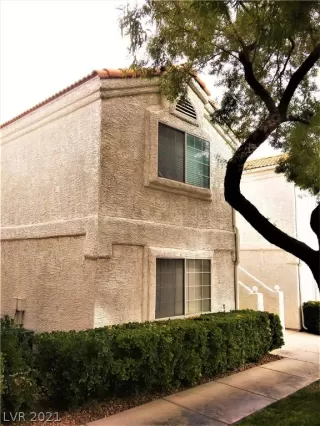 Photo #3: 2268209 Listing