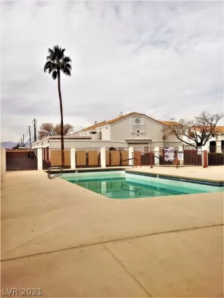 Photo #4: 2268209 Listing