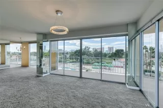 Photo #4: 2268267 Listing