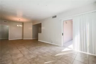 Photo #5: 2268285 Listing