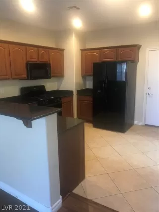 Photo #3: 2268303 Listing