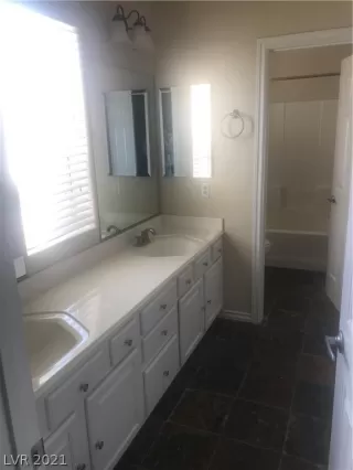 Photo #4: 2268303 Listing