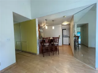 Photo #4: 2268336 Listing