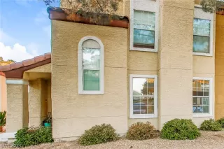 Photo #4: 2268388 Listing