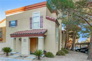 Photo #5: 2268388 Listing