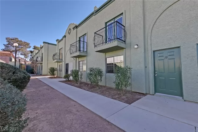 MLS: 2268392 Condo For Sale