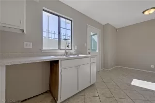 Photo #5: 2268392 Listing 