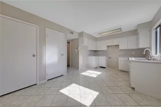 Photo #6: 2268392 Listing 