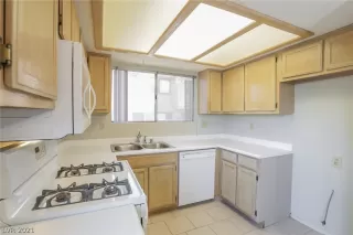 Photo #1: 2268414 Listing