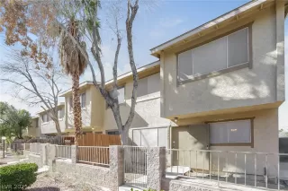 Photo #5: 2268414 Listing