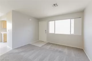 Photo #6: 2268414 Listing