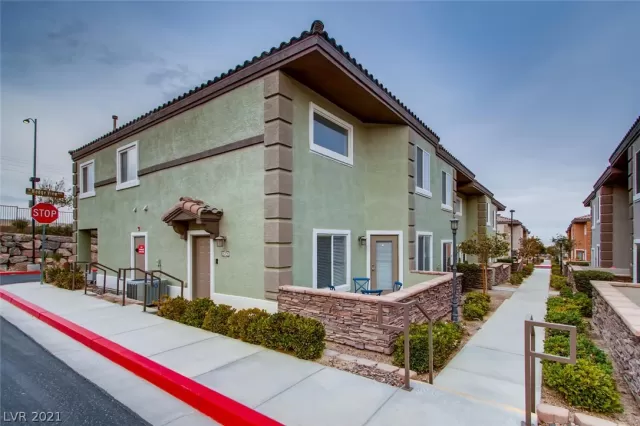 MLS: 2268432 Condo For Sale