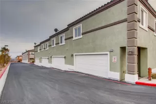 Photo #3: 2268432 Listing 