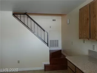 Photo #6: 2268459 Listing