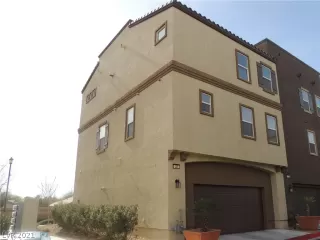 Photo #4: 2268475 Listing