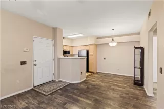 Photo #6: 2268501 Listing