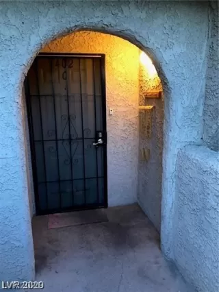 Photo #2: 2268510 Listing