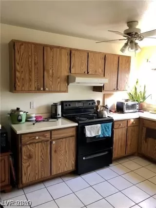 Photo #3: 2268510 Listing