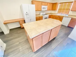 Photo #3: 2268525 Listing 