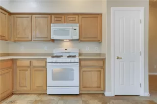 Photo #5: 2268563 Listing