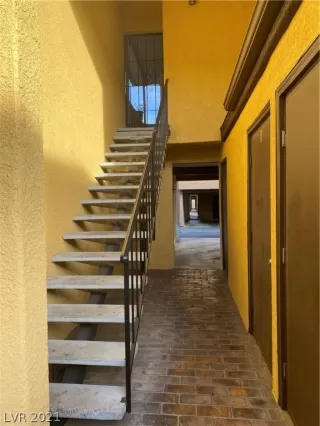 Photo #5: 2268594 Listing 