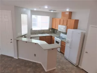 Photo #3: 2268649 Listing