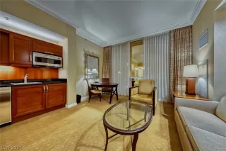 Photo #4: 2268651 Listing