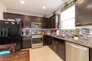 Photo #3: 2268652 Listing