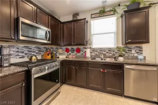 Photo #4: 2268652 Listing