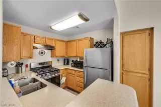 Photo #4: 2268711 Listing