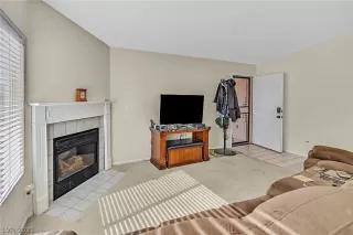 Photo #5: 2268711 Listing