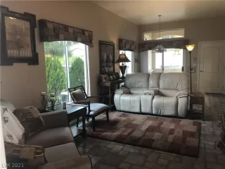 Photo #6: 2268734 Listing