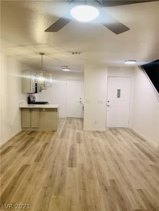 Photo #3: 2268754 Listing