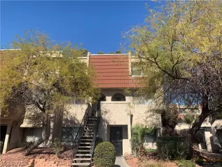 Photo #1: 2268790 Listing