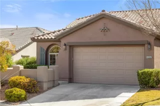 Photo #2: 2268828 Listing