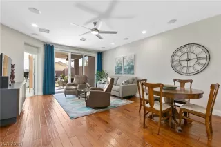 Photo #5: 2268828 Listing