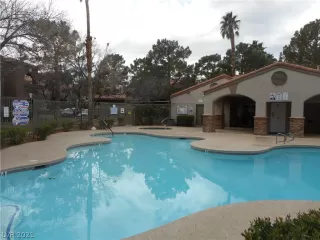 Photo #6: 2268850 Listing