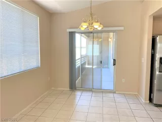 Photo #6: 2268926 Listing 