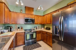 Photo #6: 2268969 Listing