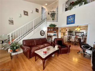 Photo #5: 2268976 Listing 